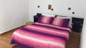 Suite, 2 chambres | Décor unique, ameublement unique, fer et planche à repasser