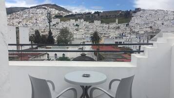 Panorama tweepersoonskamer, 1 tweepersoonsbed, uitzicht op bergen | Ontbijtruimte | Dagelijks à-la-carte-ontbijt (toeslag)