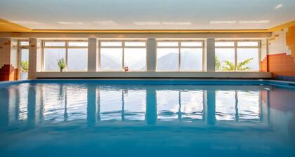 Urlaub - inmitten von Natur - Landschaft- wandern - Rückzugsort in den Bergen