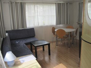 บ้านเคลื่อนที่คอมฟอร์ท | บริเวณนั่งเล่น | ทีวีจอแบน
