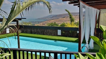 Kolam renang outdoor