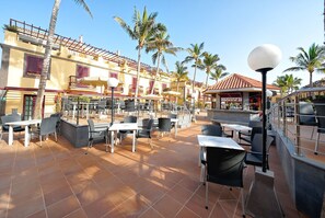 Bar vid poolen