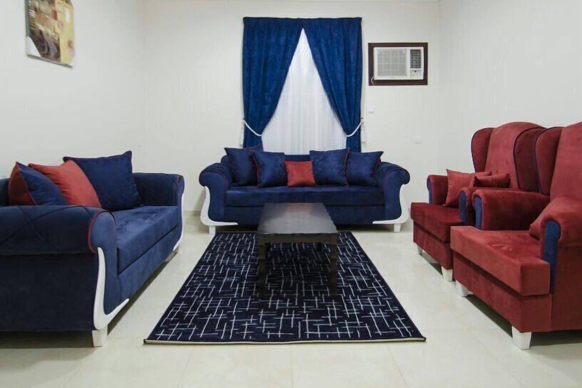 Verdunkelungsvorhänge, Bügeleisen/Bügelbrett, kostenloses WLAN