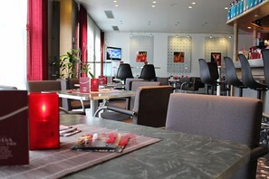 Bar (in der Unterkunft)