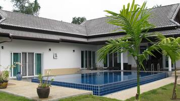 Udendørs pool