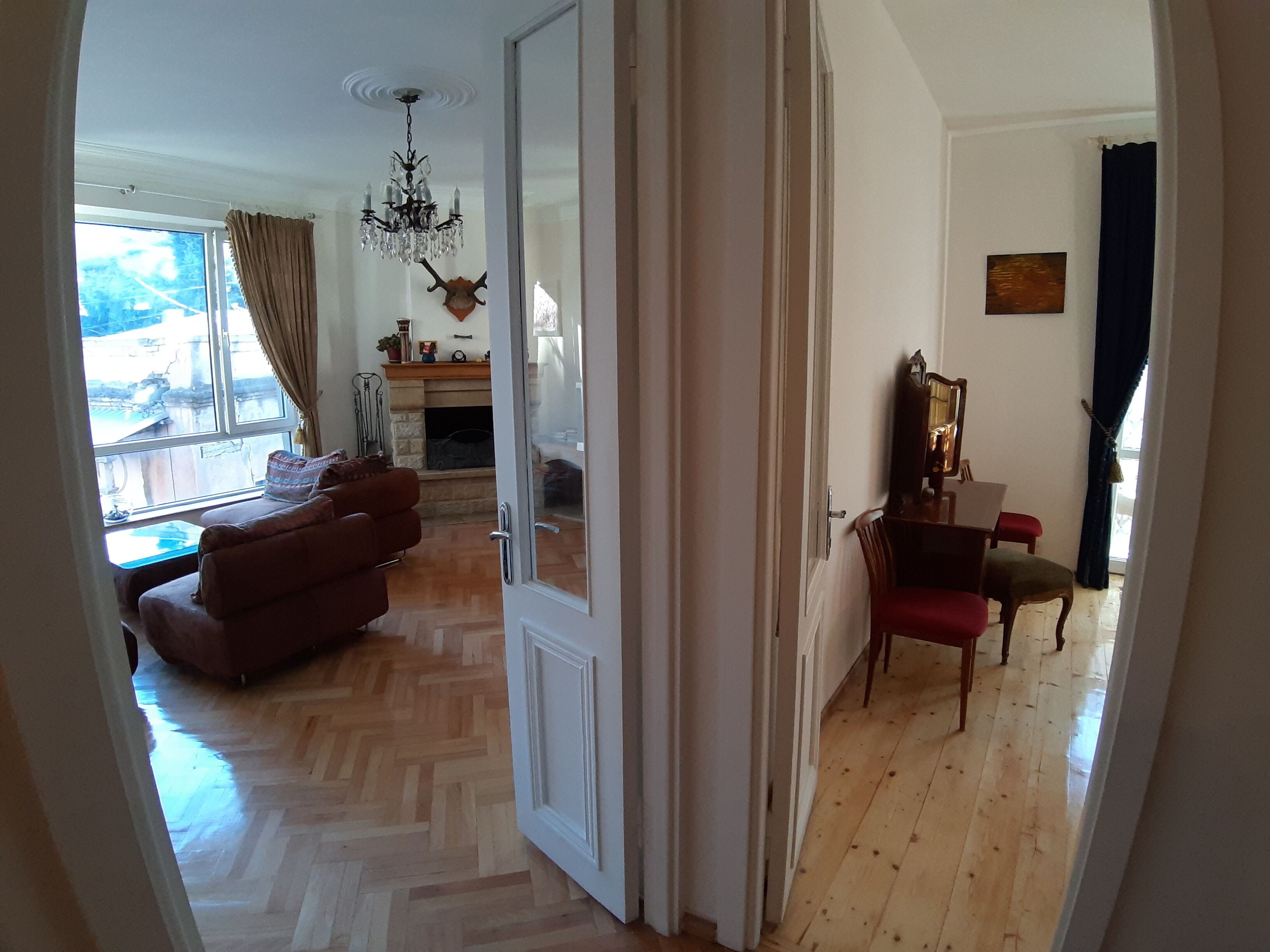 Télévision, cheminée