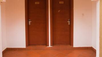 Deluxe Double or Twin Room, Lake View | Individually furnished, desk, blackout curtains, free WiFi
