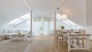 Apartment | Individually decorated, iron/ironing board, free WiFi, bed sheets