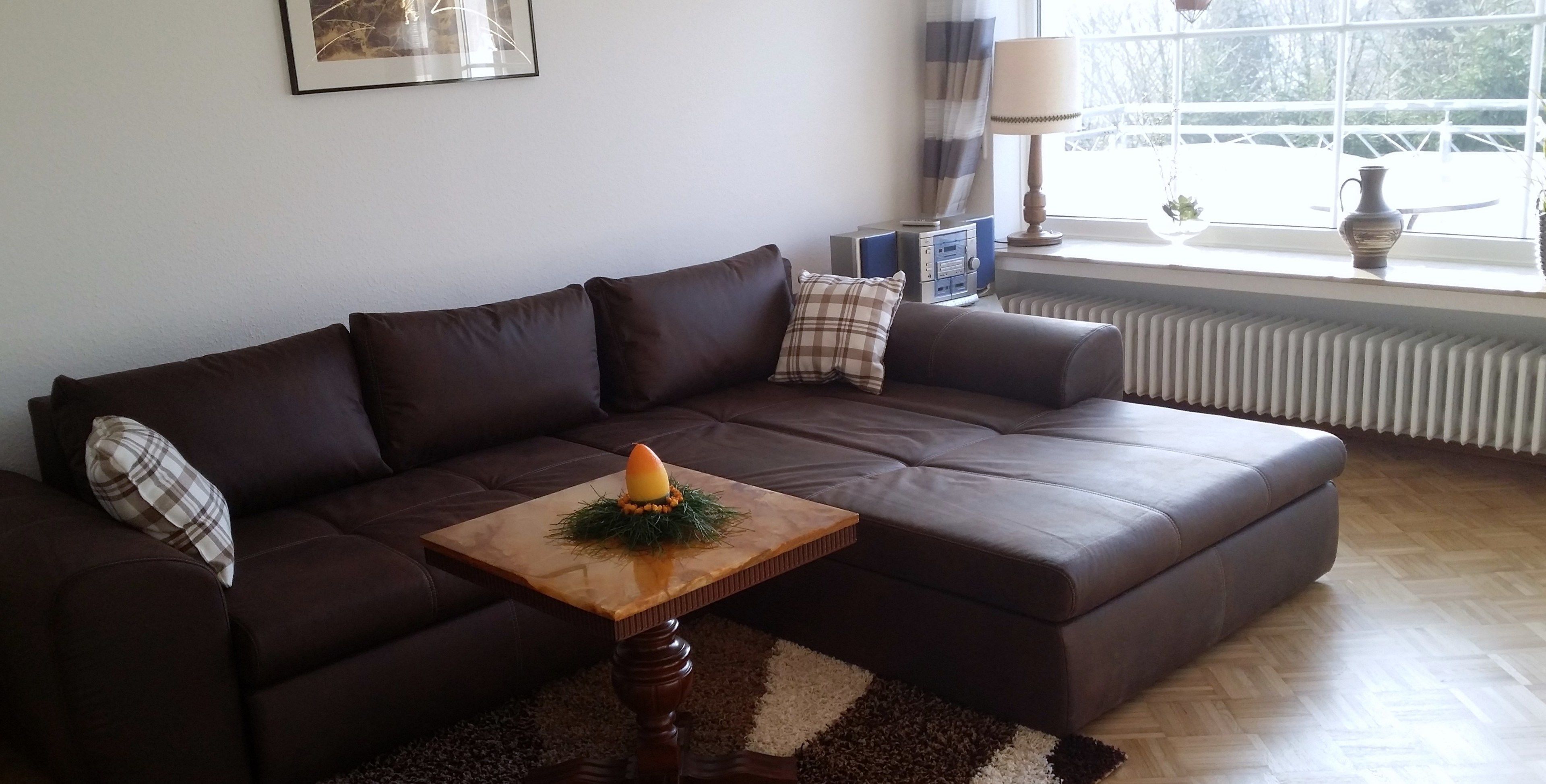 Exclusive Apartment, Balcony, Mountain View (Cleaning Fee Included) | Living room | LED TV, table tennis, offices