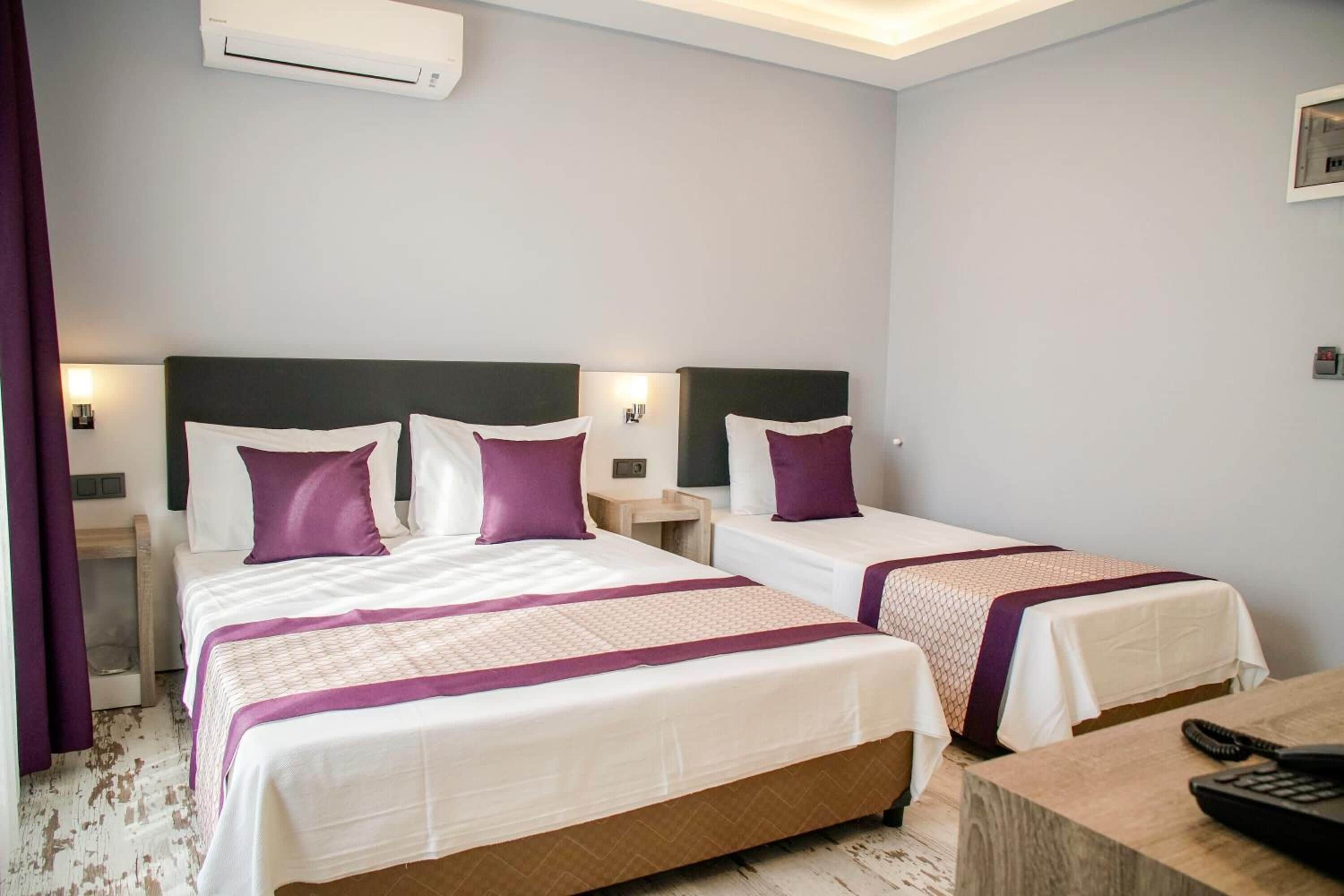 standard triple room | 1 bedroom, frette italian sheets, premium bedding, minibar