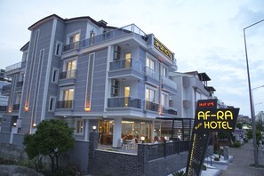 Front of property - Af-Ra Hotel (Konyaalti)