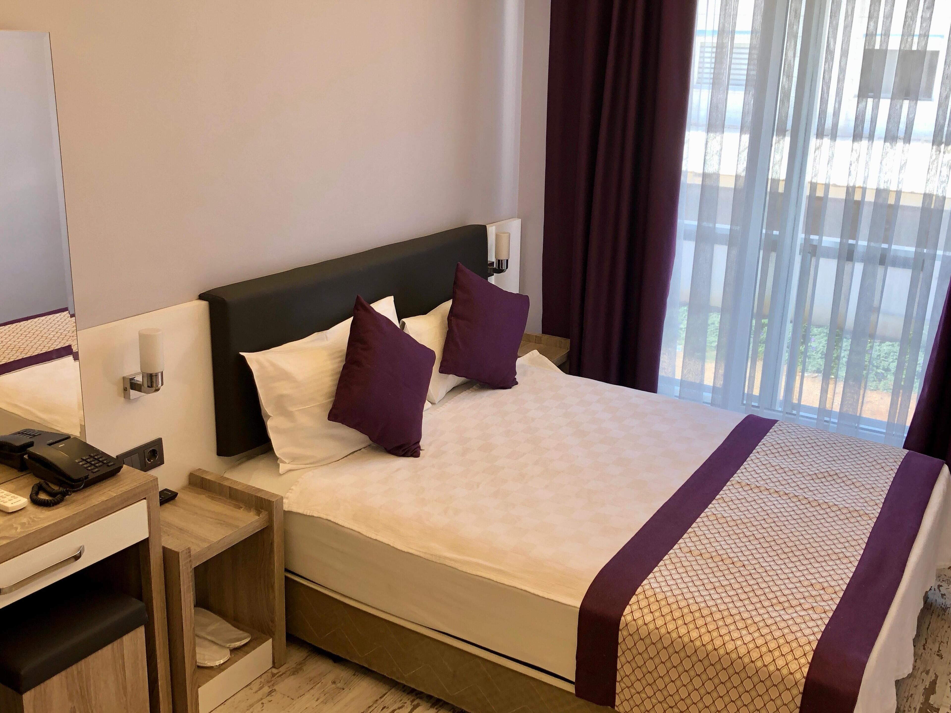 economy room | 1 bedroom, frette italian sheets, premium bedding, minibar