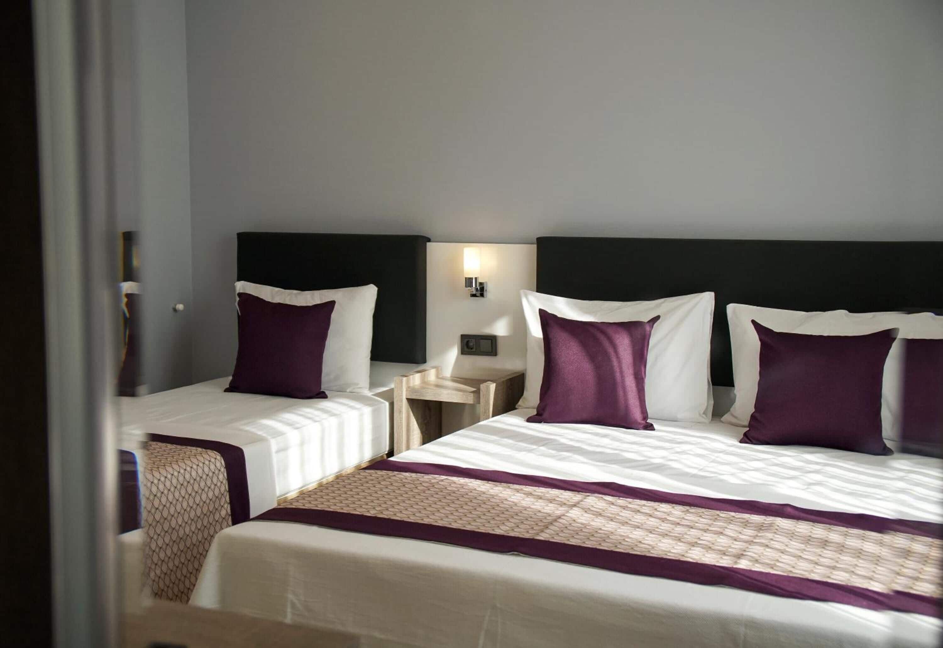 standard triple room | 1 bedroom, frette italian sheets, premium bedding, minibar