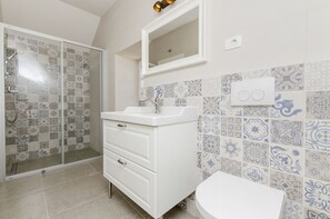 House | Bathroom