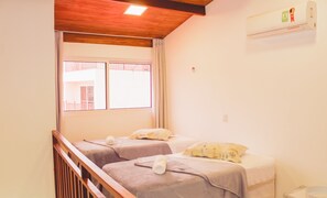 Apartamento, várias camas | 1 quarto, roupa de cama