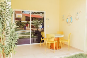 Apartamento, várias camas | Terraço/pátio