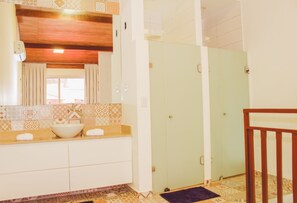 Apartamento, várias camas | 1 quarto, roupa de cama