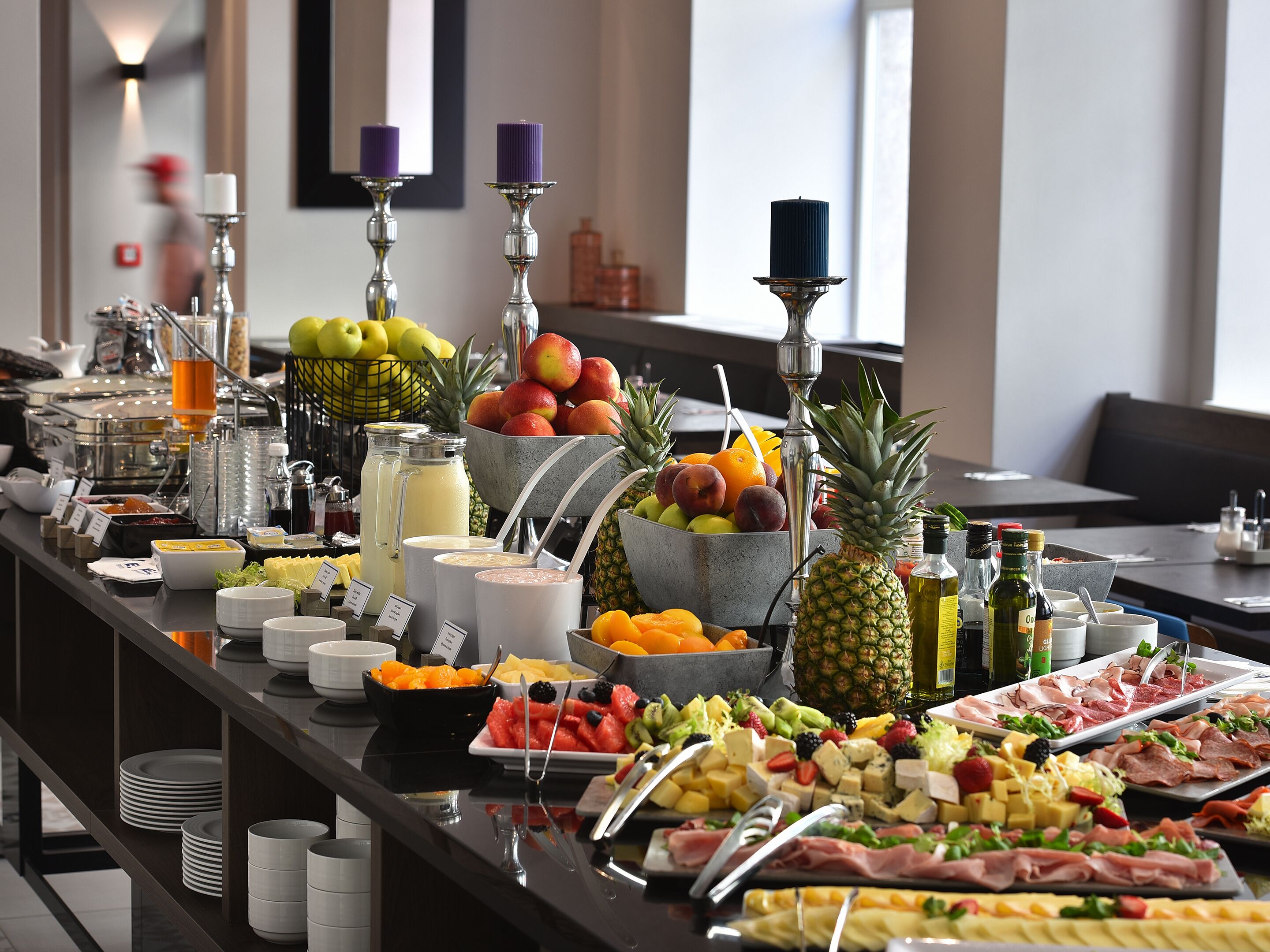 Daily buffet breakfast (CZK 210 per person)
