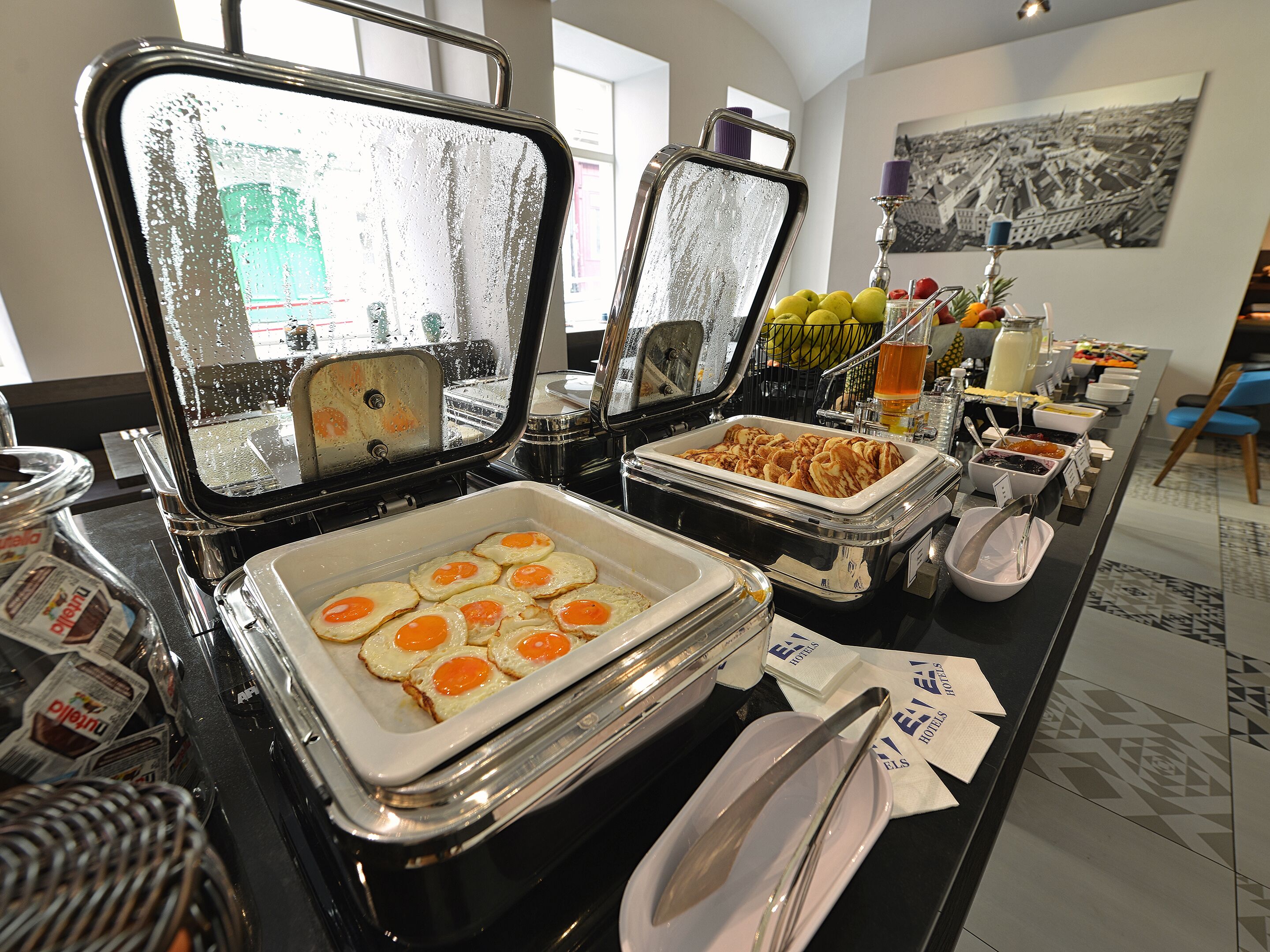 daily buffet breakfast (czk 210 per person)