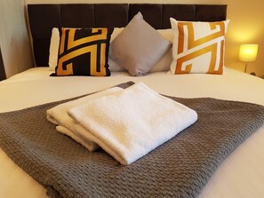 Room - Luxury Apartment Watersmeet (Chatham)
