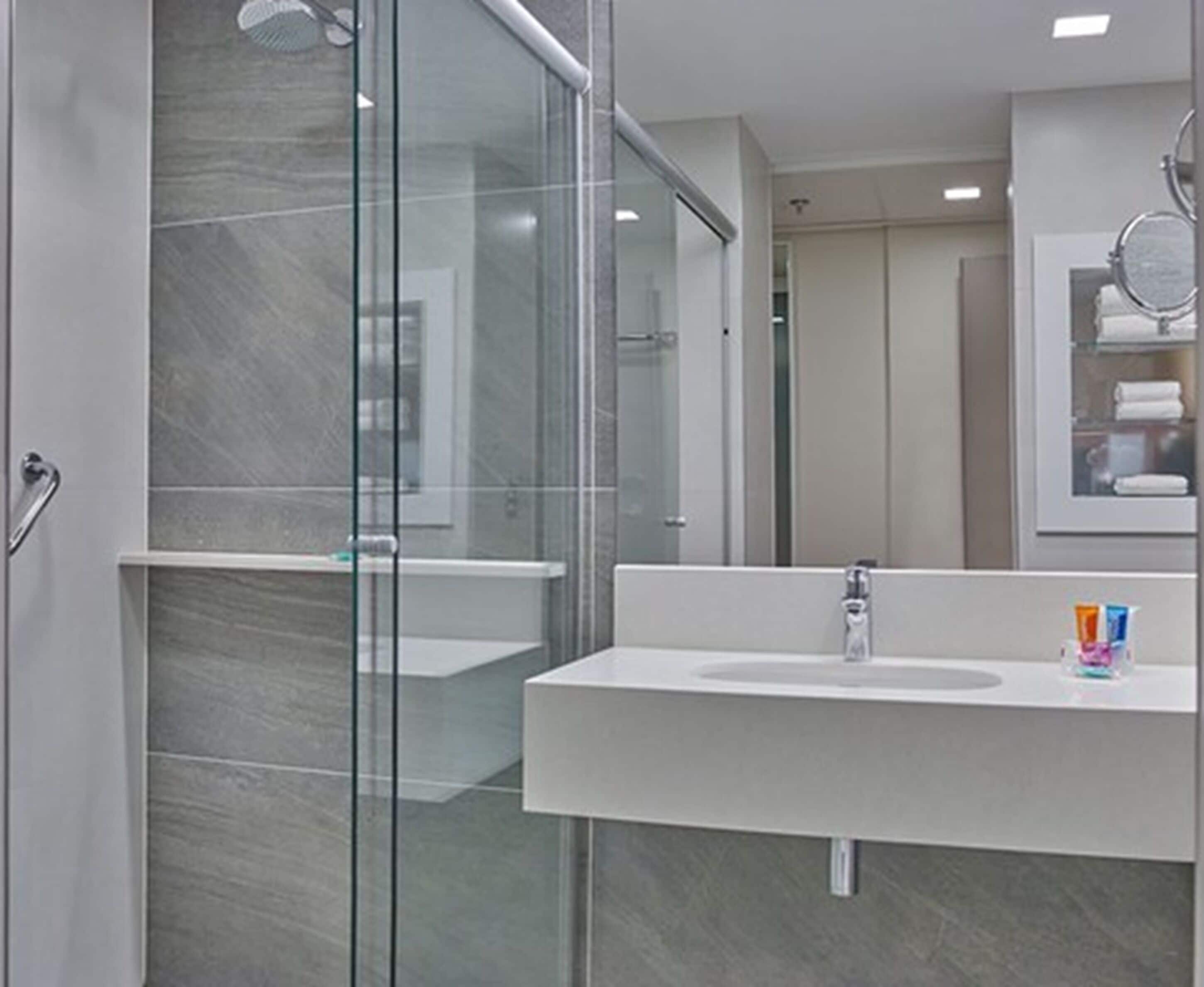 superior room, 1 double bed | bathroom | shower, free toiletries, hair dryer, towels