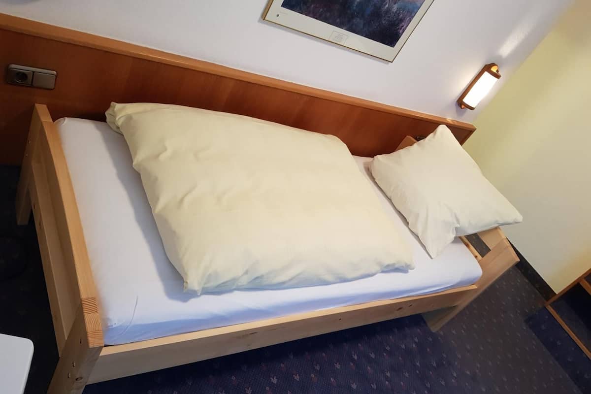 minibar, soundproofing, free wifi