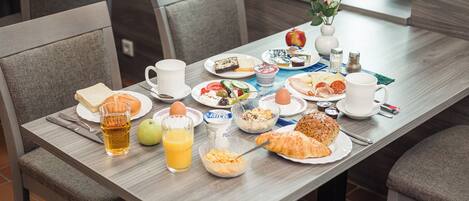 Desayuno estilo bufé