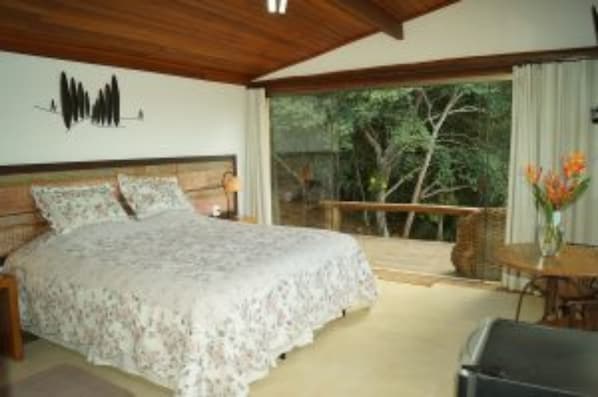 Blackout curtains, free WiFi, bed sheets