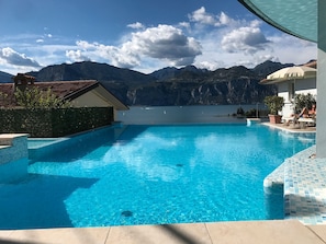 Infinity pool - Hotel Garden (Malcesine)