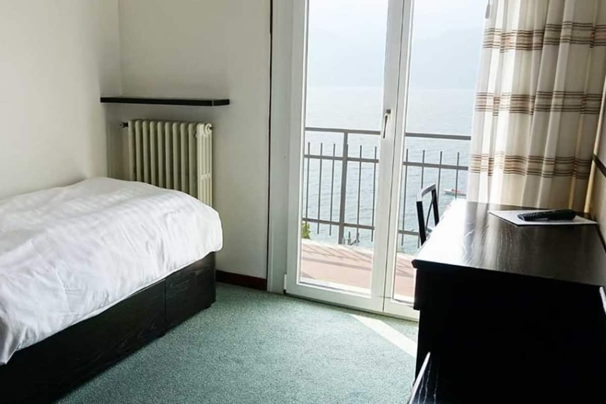 Classic Single Room, Balcony, Lake View