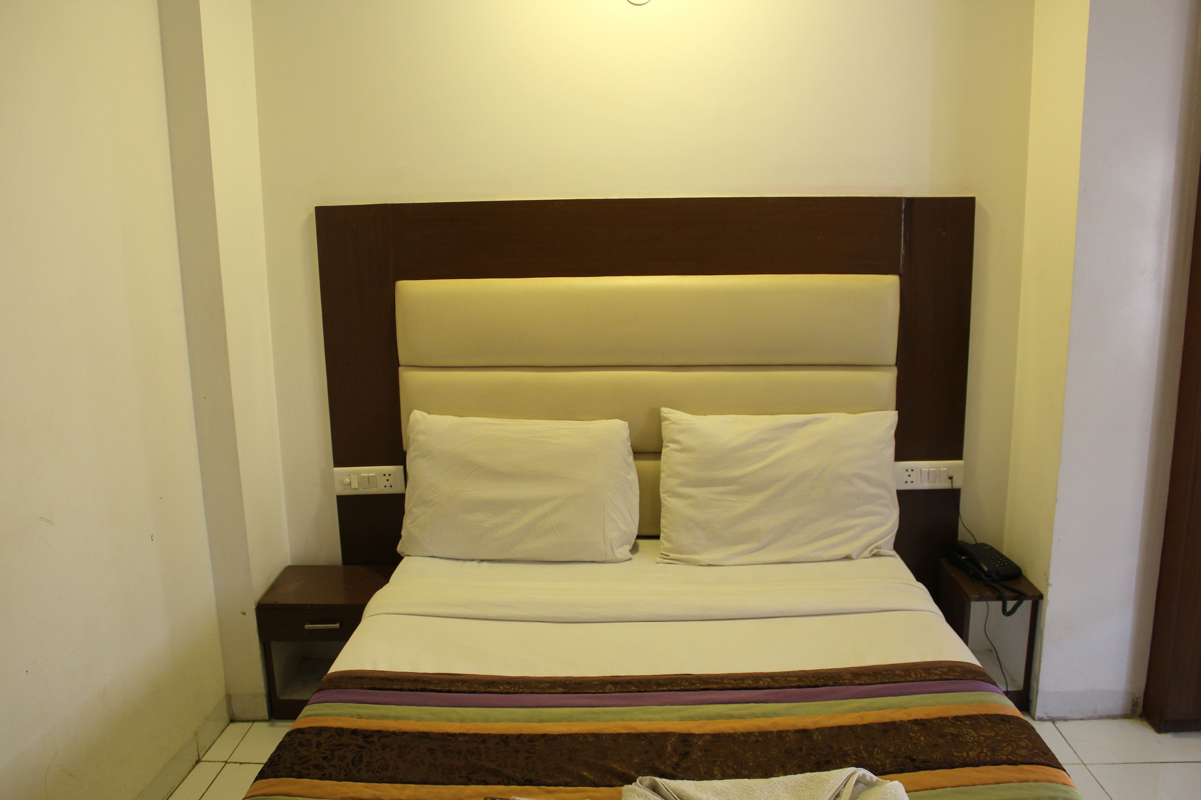 deluxe room, 1 king bed | soundproofing, rollaway beds, free wifi