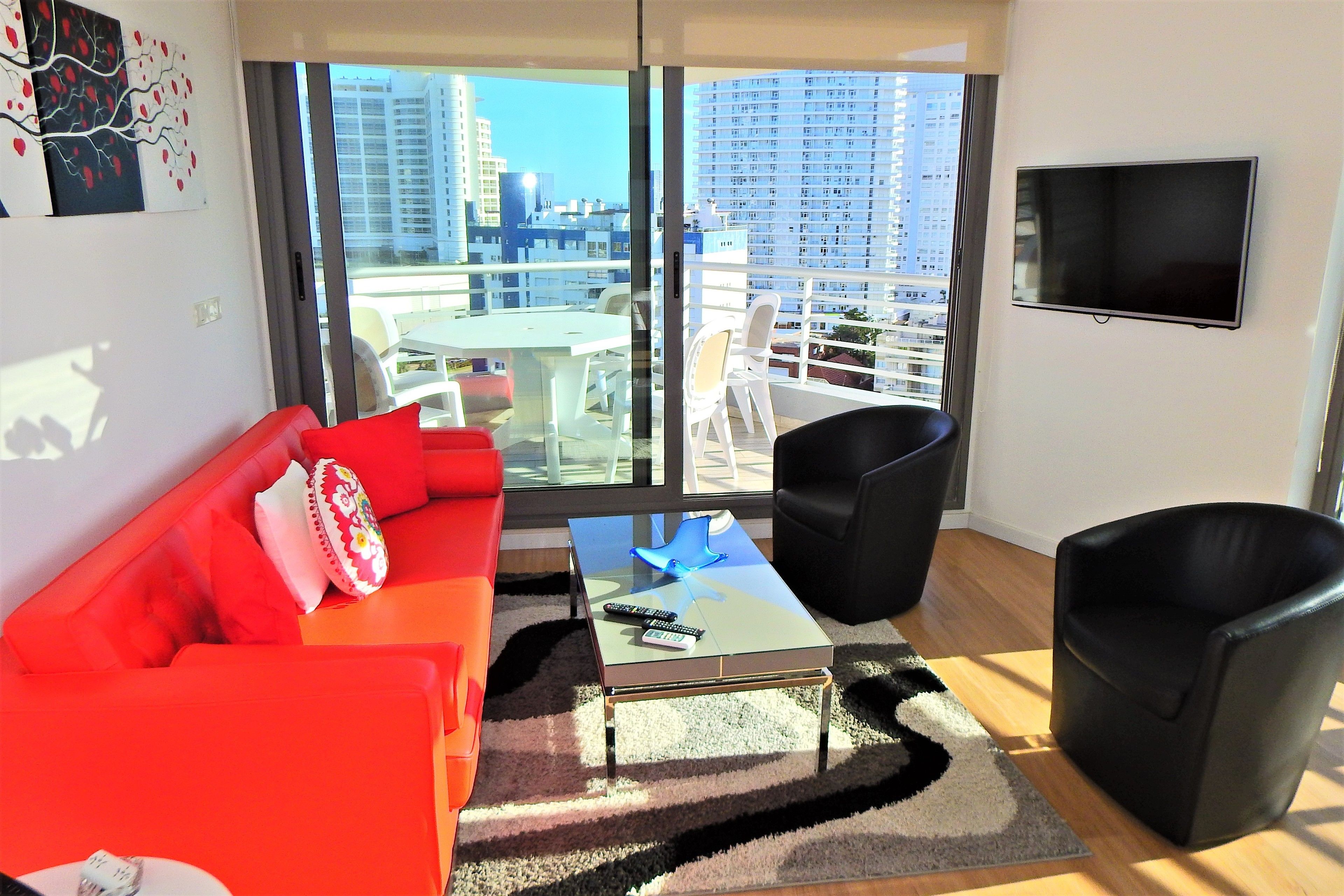 패밀리 아파트, 침실 2개, 주방 | 거실 | TV