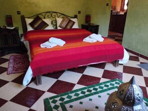 Habitación doble, 1 cama matrimonial | Wifi gratis y ropa de cama 