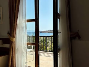 Standard Triple Room | Terrace/patio