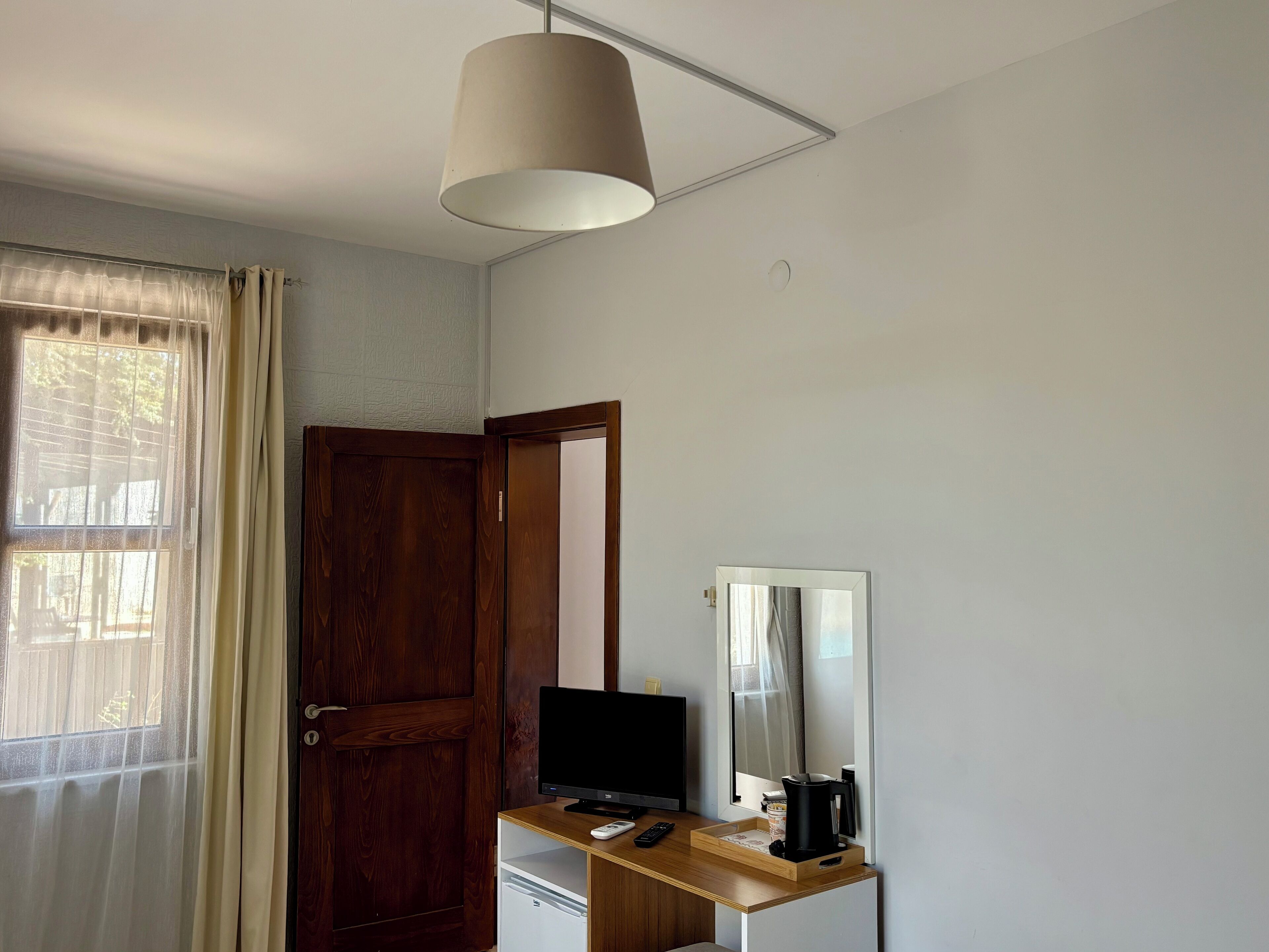 Family Room, Connecting Rooms