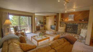 Condo, Multiple Beds, Fireplace, Mountain View | Living area | 40-inch flat-screen TV with cable channels, TV, fireplace