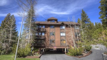 Mặt tiền nơi lưu trú