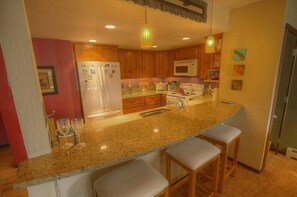 Condo, Multiple Beds, Fireplace, Mountain View | Private kitchen