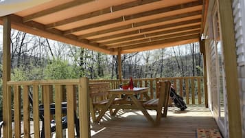 Stacaravan, 2 slaapkamers (Mercure) | Terras