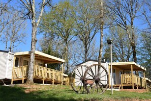 Mobile Home, 1 Bedroom (Cahita) | Individually decorated, cribs/infant beds