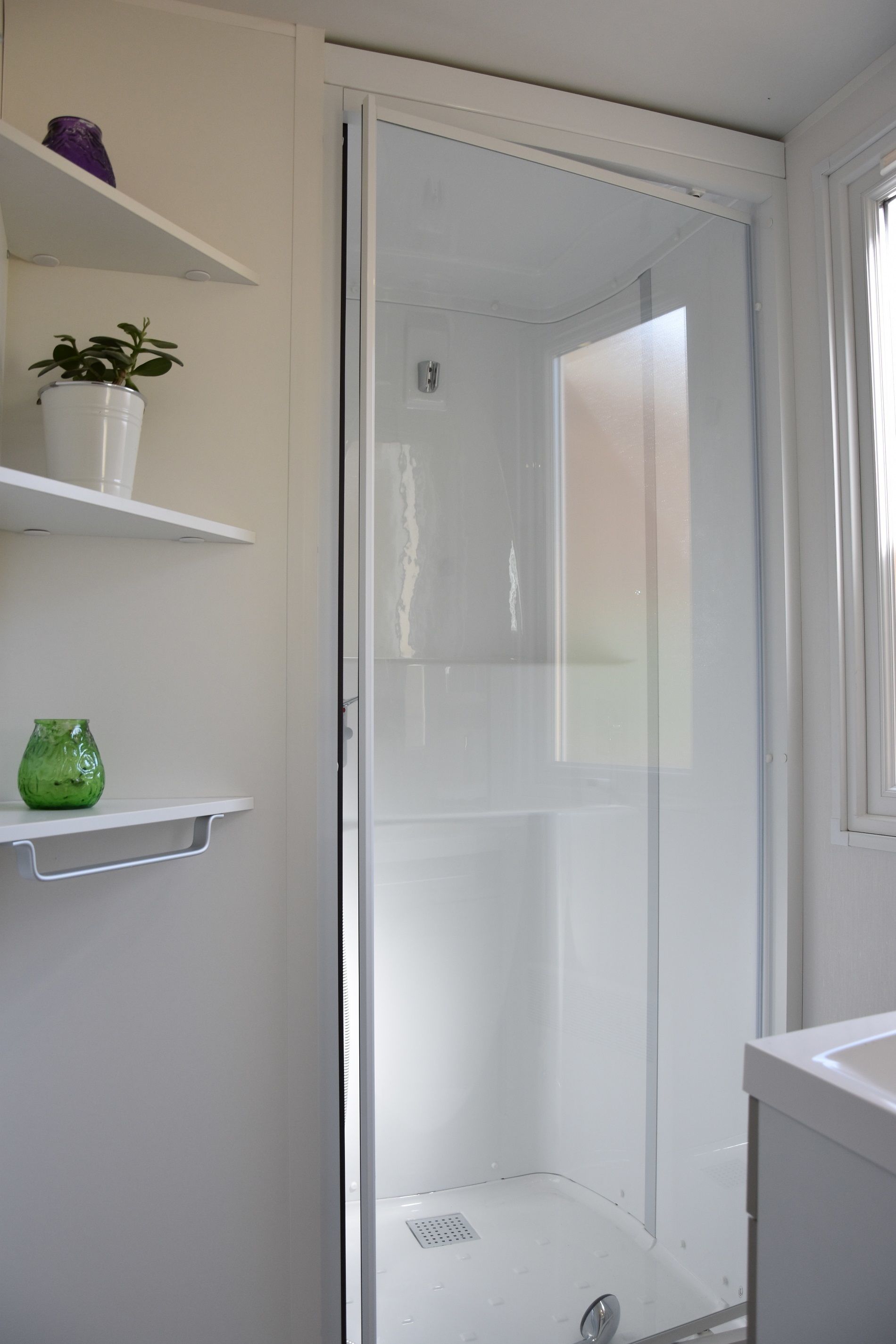 Mobile Home, 2 Bedrooms (Mercure) | Bathroom shower