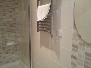 Comfort Double Room, Ensuite | Bathroom - The Prince Consort (Southampton)