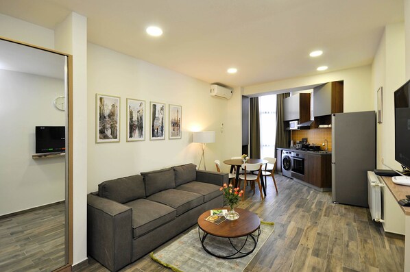 Front of property - Hotel deluxe apartment (Tbilisi)