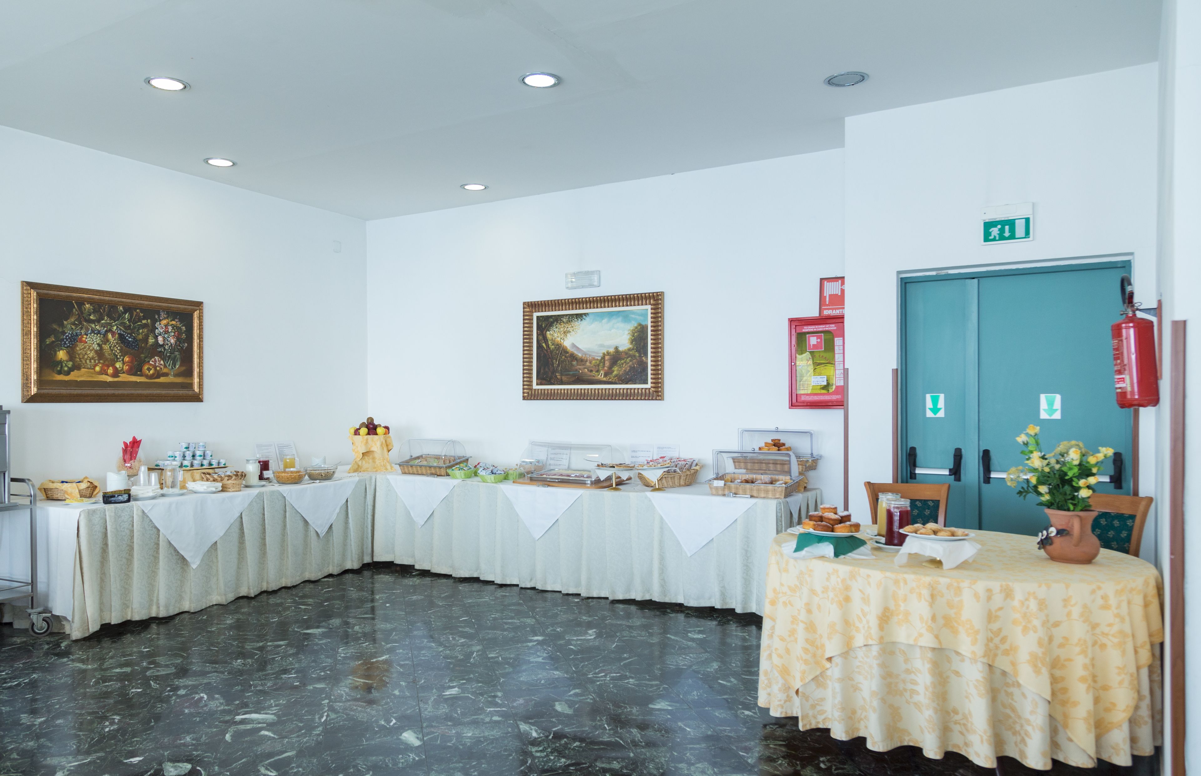 daily buffet breakfast for a fee