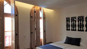 Deluxe Room, Balcony, City View | 1 bedroom, individually decorated, individually furnished, soundproofing