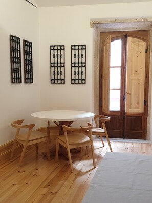 Family Room, Balcony | In-room dining - Casa da Baixa by PURUS (Coimbra)