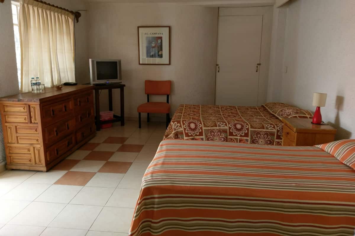 Chambre Double Économique, 2 lits une place | 1 chambre, coffres-forts dans les chambres, Wi-Fi gratuit, draps fournis