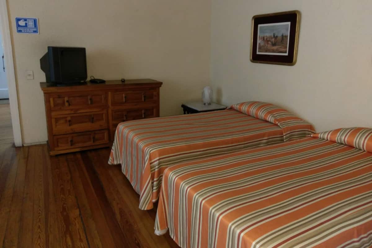 1 chambre, coffres-forts dans les chambres, Wi-Fi gratuit, draps fournis