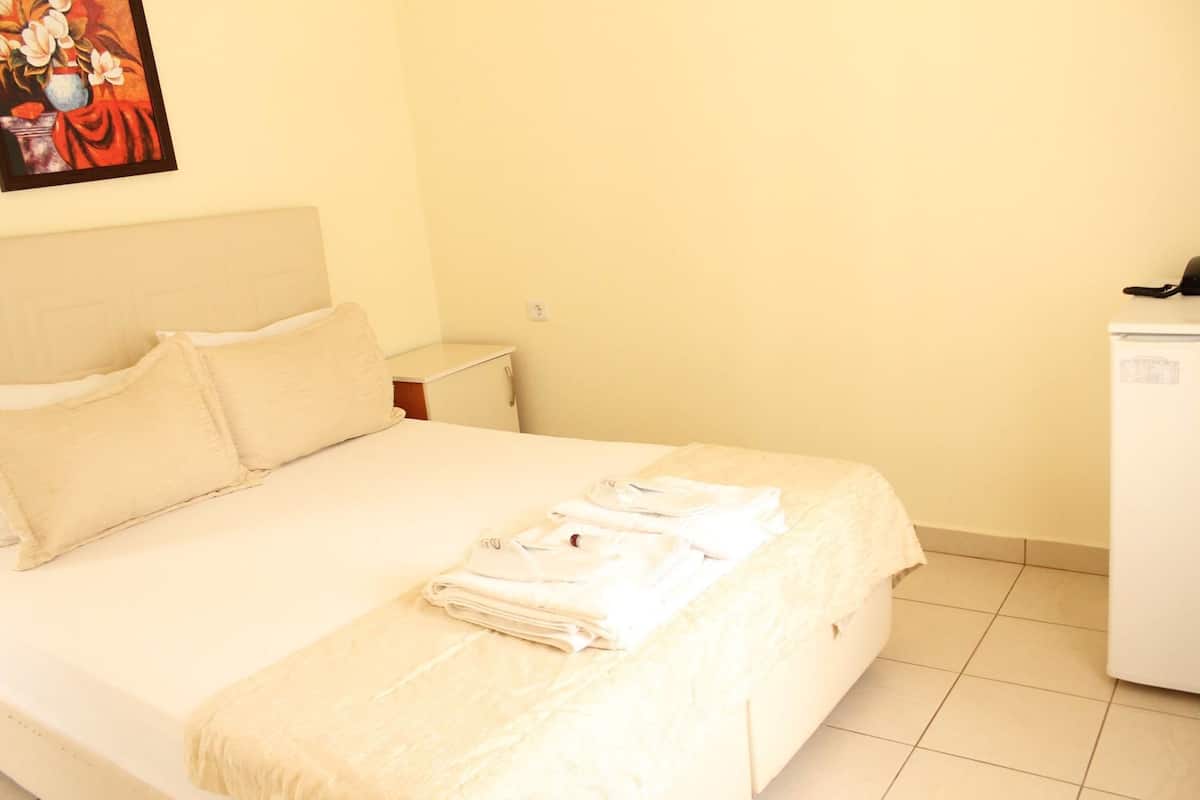 Standard Double Room | Free WiFi, bed sheets