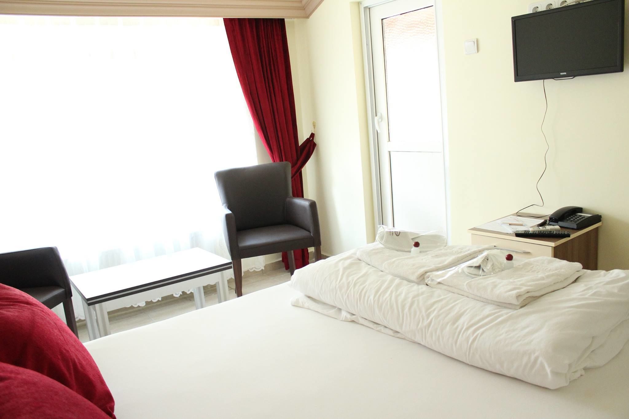 Luxury Single Room | Free WiFi, bed sheets